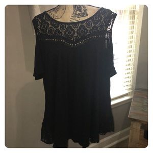 Cold shoulder blouse⭐️